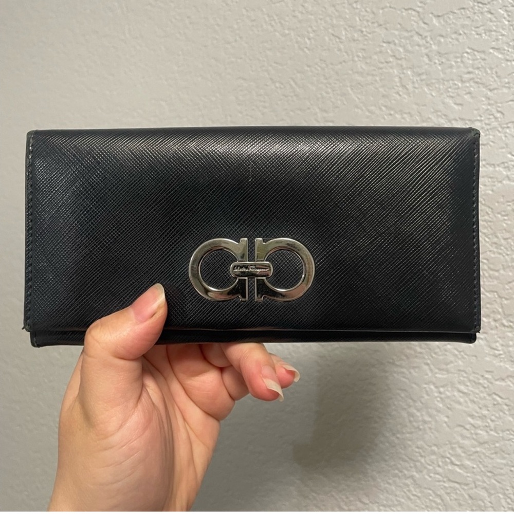 AUTHENTIC SALVATORE FERRAGAMO WALLET